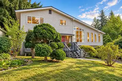 4898 SUNSHINE COAST HIGHWAY, Sechelt BC V7Z 0B7