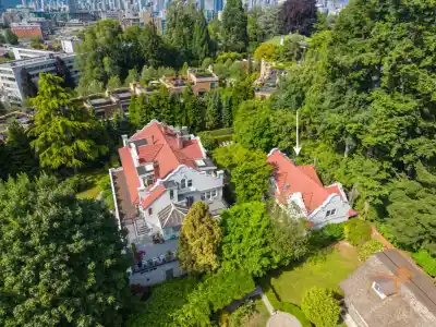 3296 GRANVILLE STREET, Vancouver BC V6H 3K3
