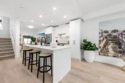 135 535 E 2ND STREET, North Vancouver BC V7L 1E1