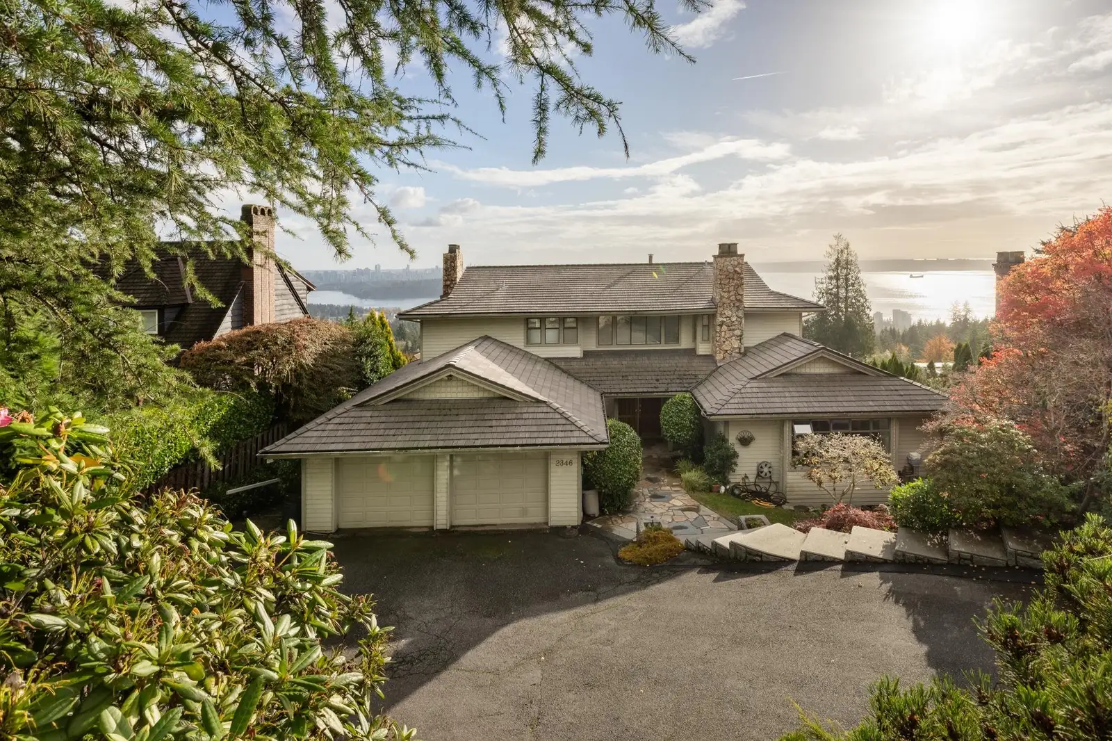 2346 WESTHILL DRIVE, West Vancouver BC V7S 2Z5