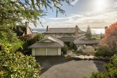 2346 WESTHILL DRIVE, West Vancouver BC V7S 2Z5