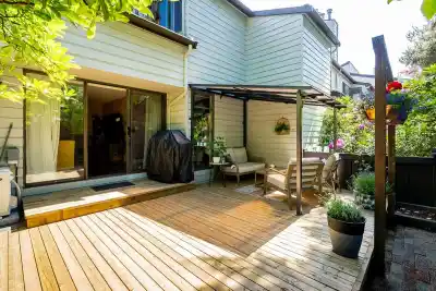 11 3350 ROSEMONT DRIVE, Vancouver BC V5S 2C9