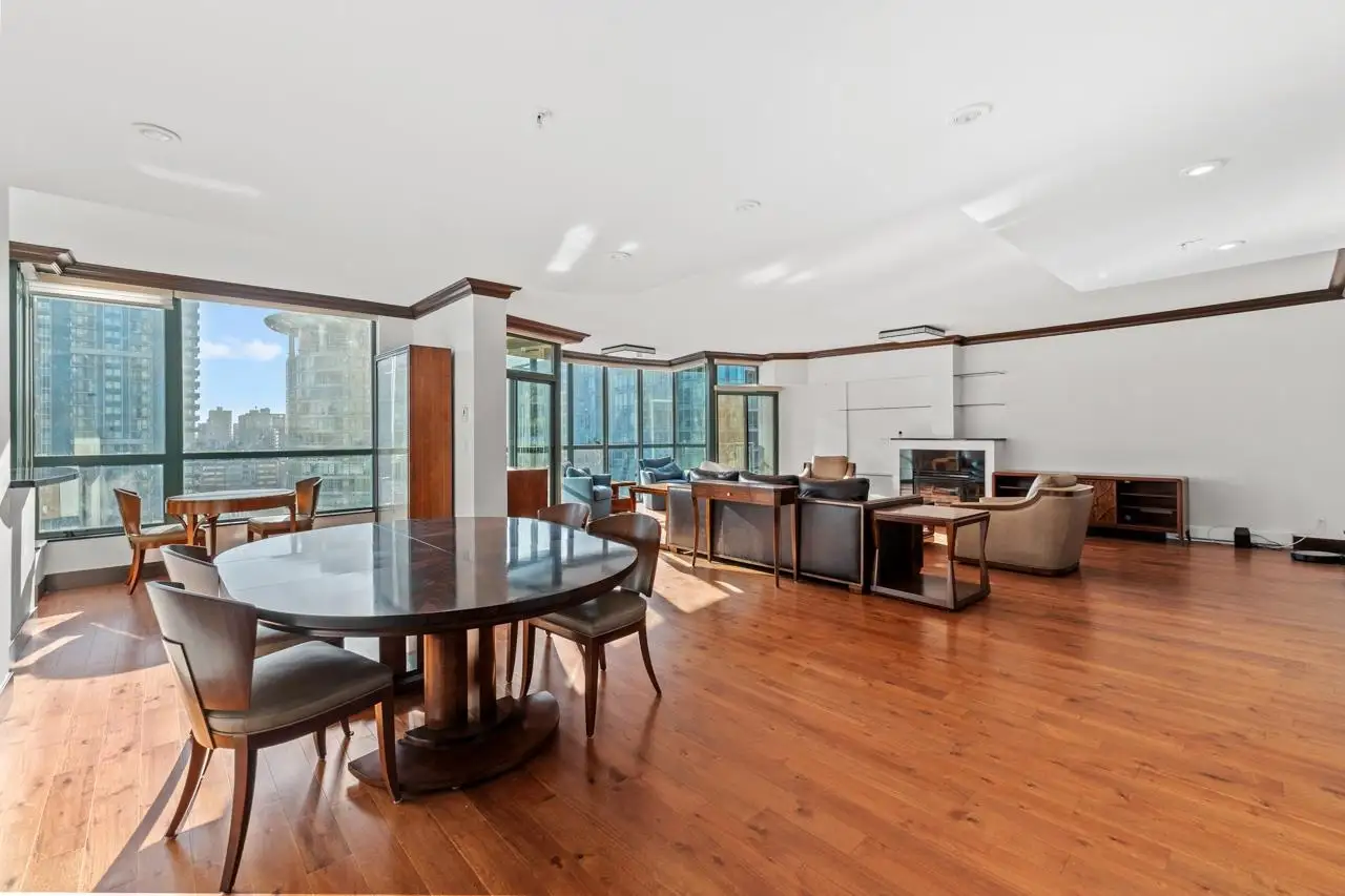 2001 1239 W GEORGIA STREET, Vancouver BC V6E 4R8