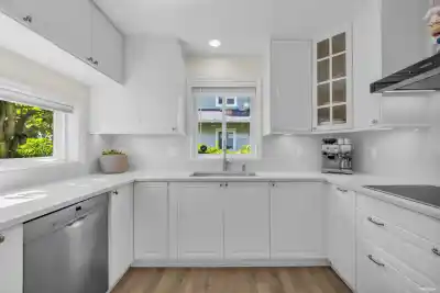 5 1233 W 16TH STREET, North Vancouver BC V7P 1R5