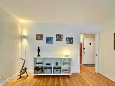 204 1565 BURNABY STREET, Vancouver BC V6G 2P7