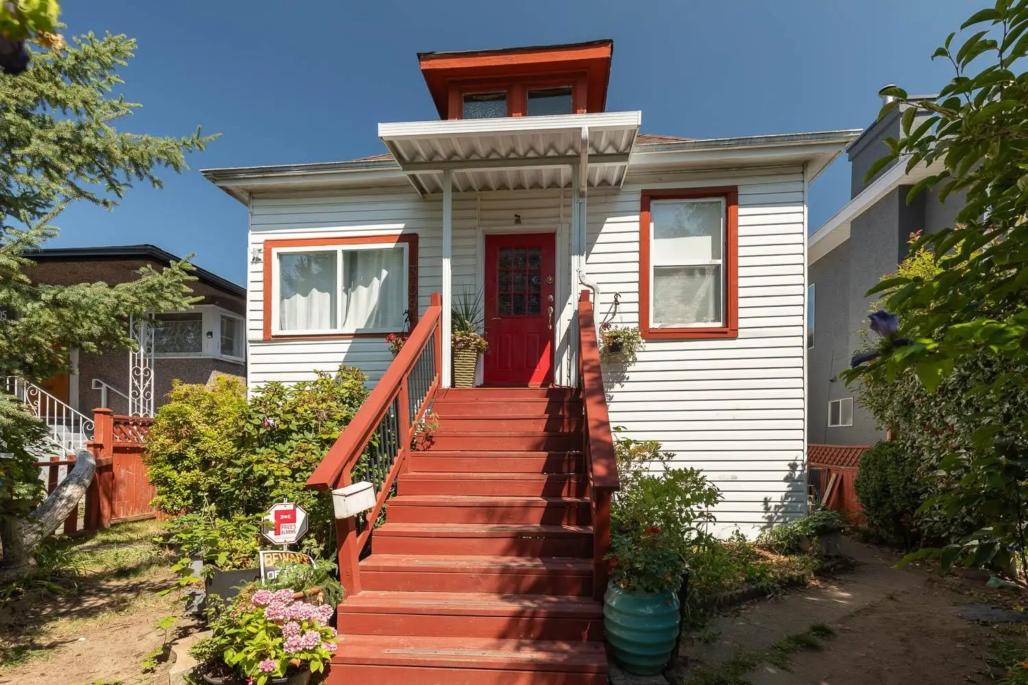 309 E WOODSTOCK AVENUE, Vancouver BC V5W 1N2