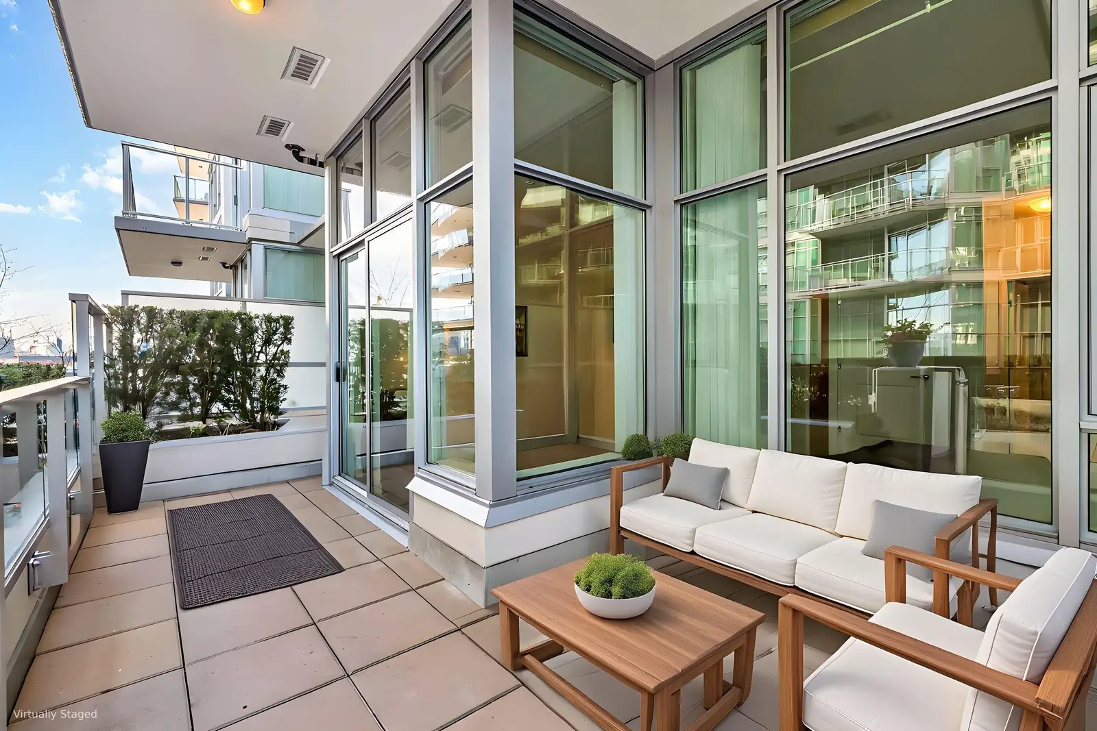 103 185 VICTORY SHIP WAY, North Vancouver BC V7L 0G2