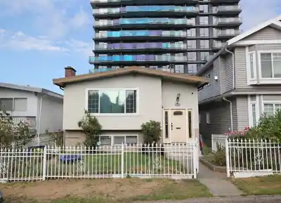 5075 PAYNE STREET, Vancouver BC V5R 4J5