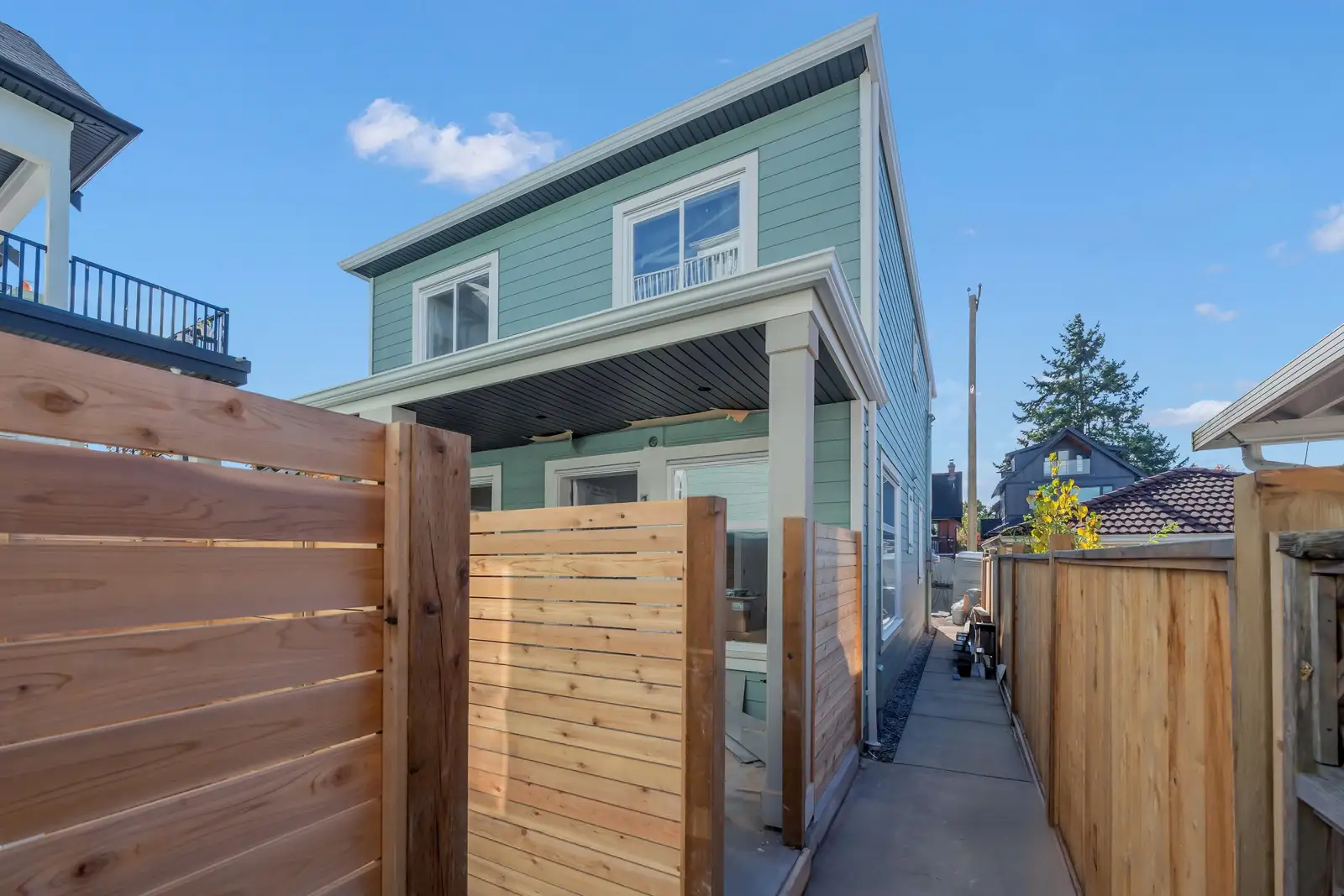 1 2552 DUNDAS STREET, Vancouver BC V5K 1P8