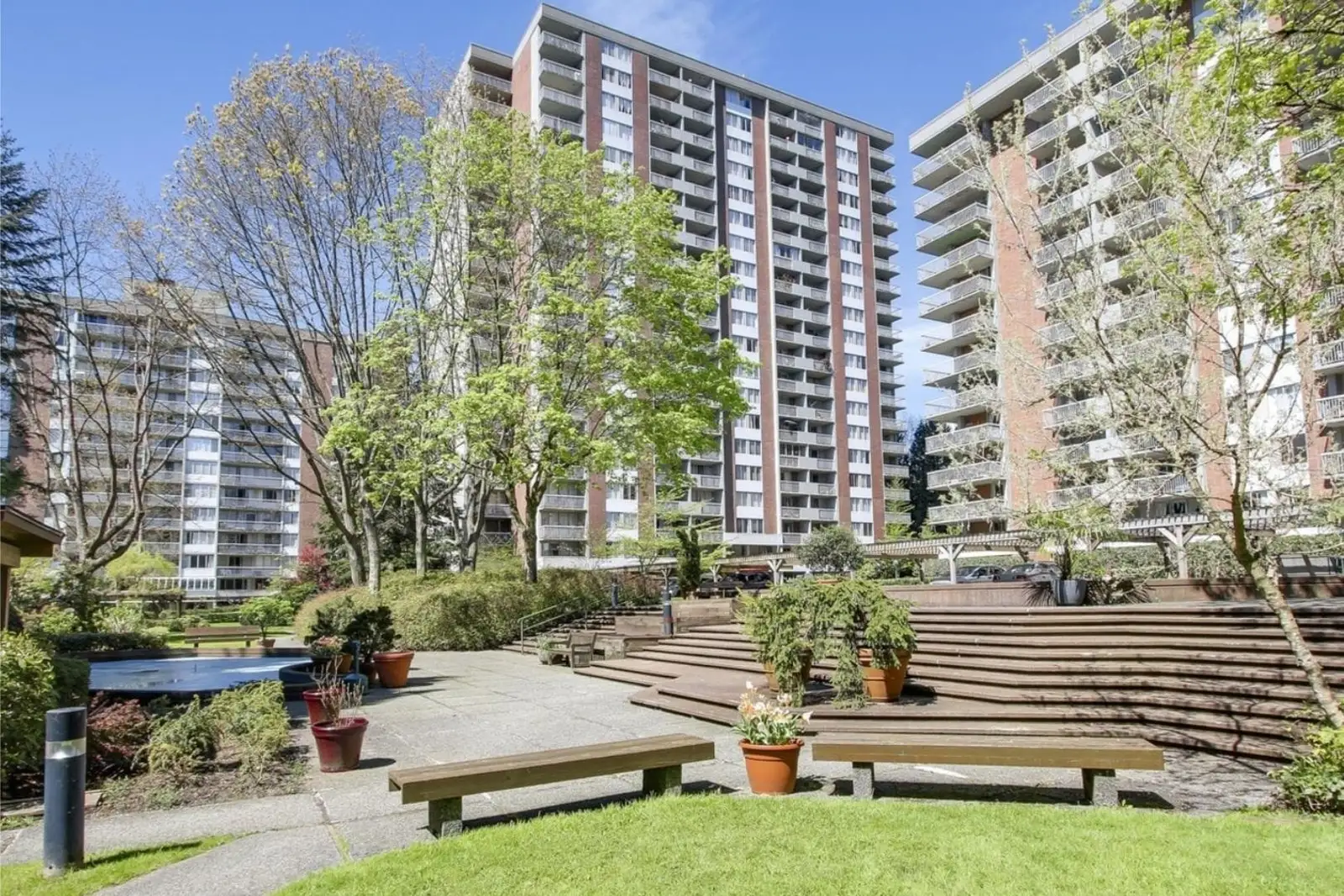 905 2016 FULLERTON AVENUE, North Vancouver BC V7P 3E6