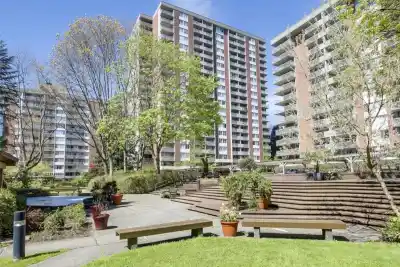 905 2016 FULLERTON AVENUE, North Vancouver BC V7P 3E6