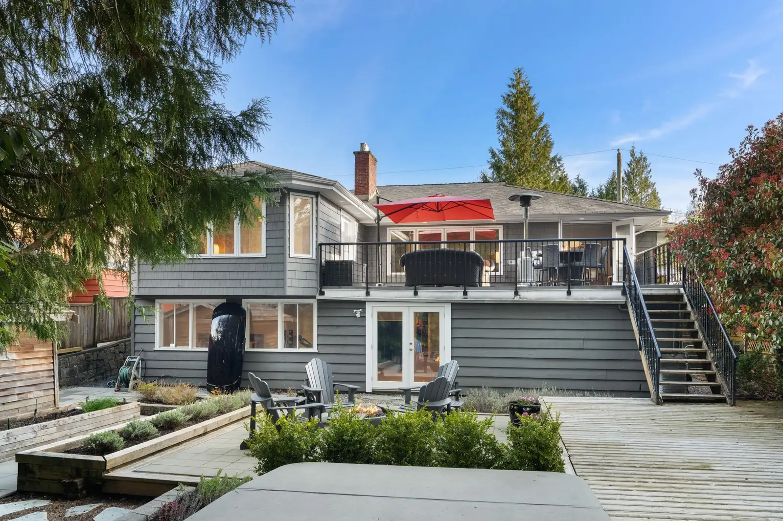 956 BELVISTA CRESCENT, North Vancouver BC V7R 2B4