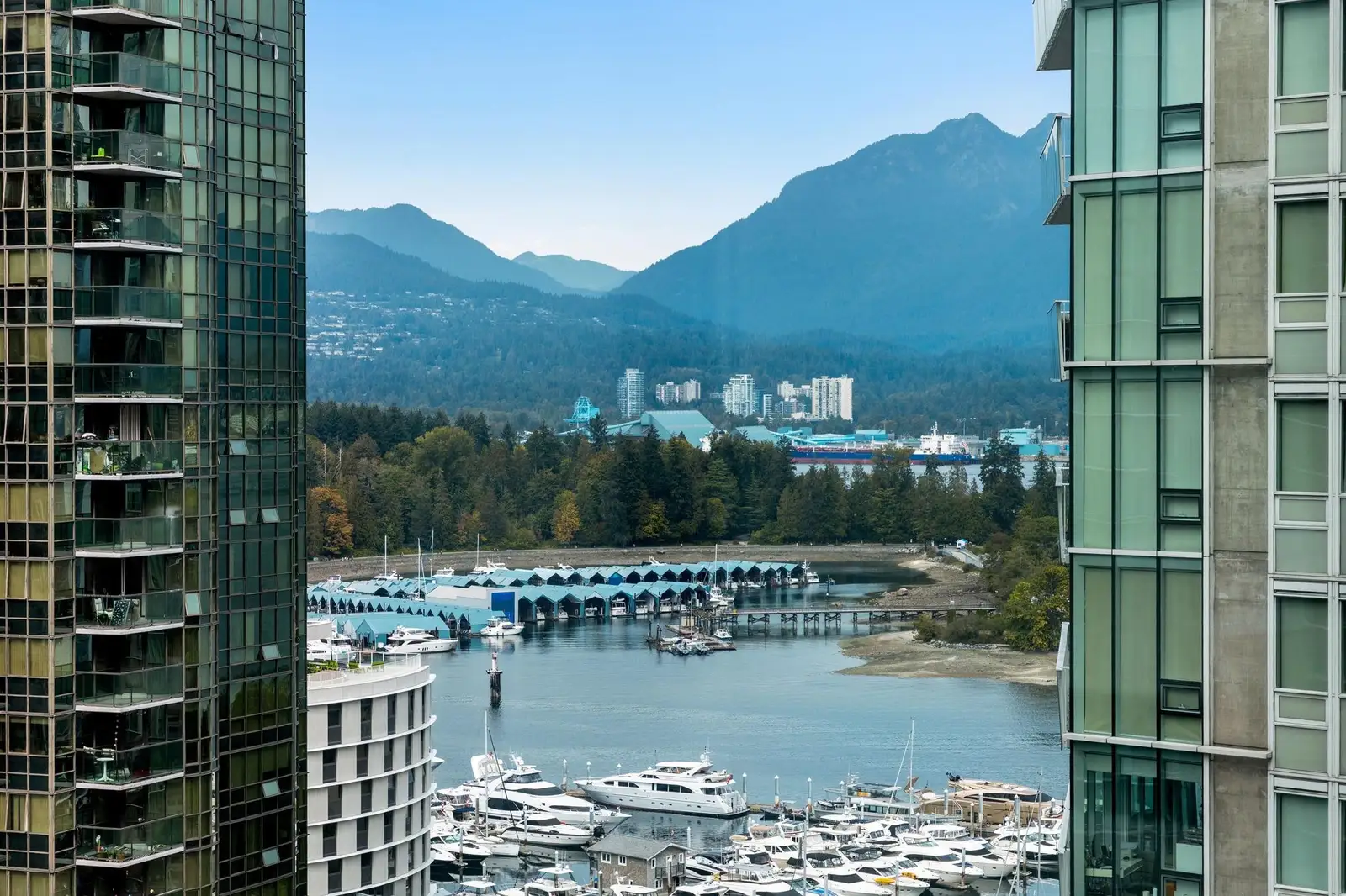 1702 1238 MELVILLE STREET, Vancouver BC V6E 4N2