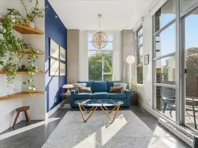 304 2635 PRINCE EDWARD STREET, Vancouver BC V5T 4V7