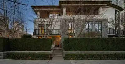 595 BEACH CRESCENT, Vancouver BC V6Z 3E4