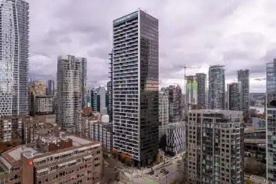 708 889 PACIFIC STREET, Vancouver BC V6Z 1C3