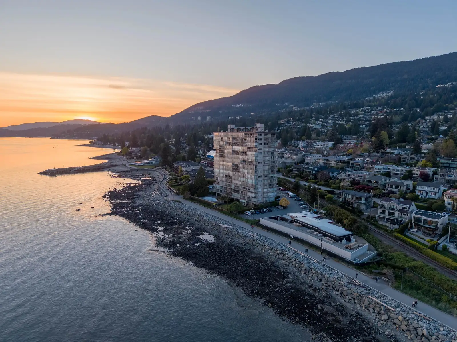 1503 150 24TH STREET, West Vancouver BC V7V 4G8