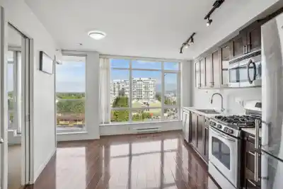 810 4815 ELDORADO MEWS, Vancouver BC V5R 0B2