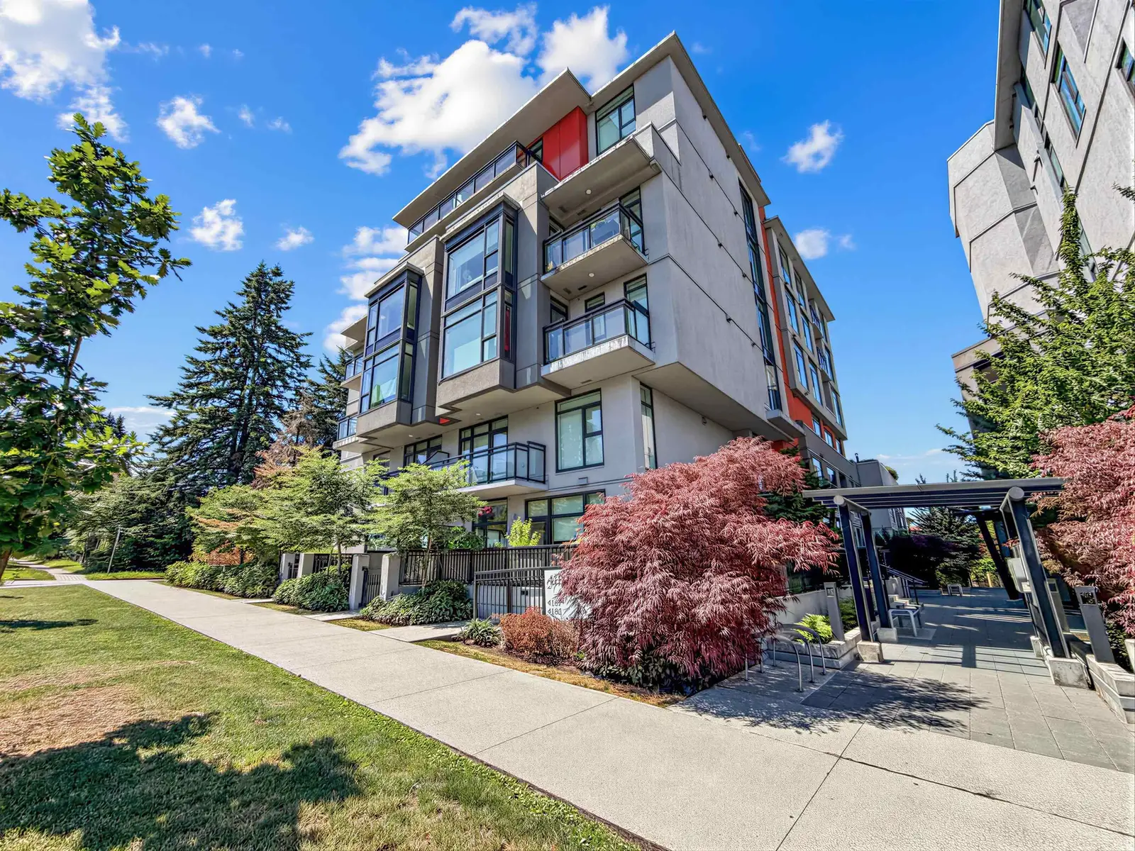 402 4189 CAMBIE STREET, Vancouver BC V5Z 2Y2