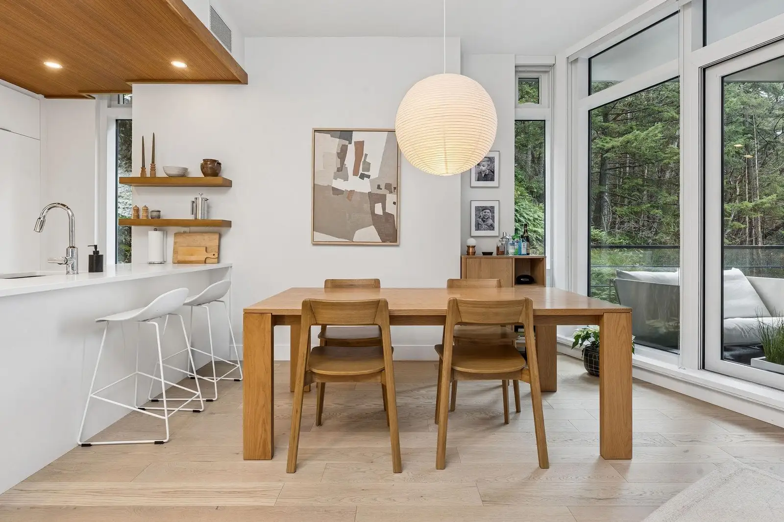 401 6699 NELSON AVENUE, West Vancouver BC V7W 2B2