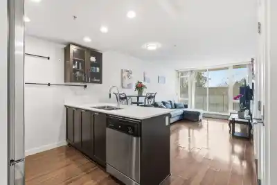 319 4818 ELDORADO MEWS, Vancouver BC V5R 0B3