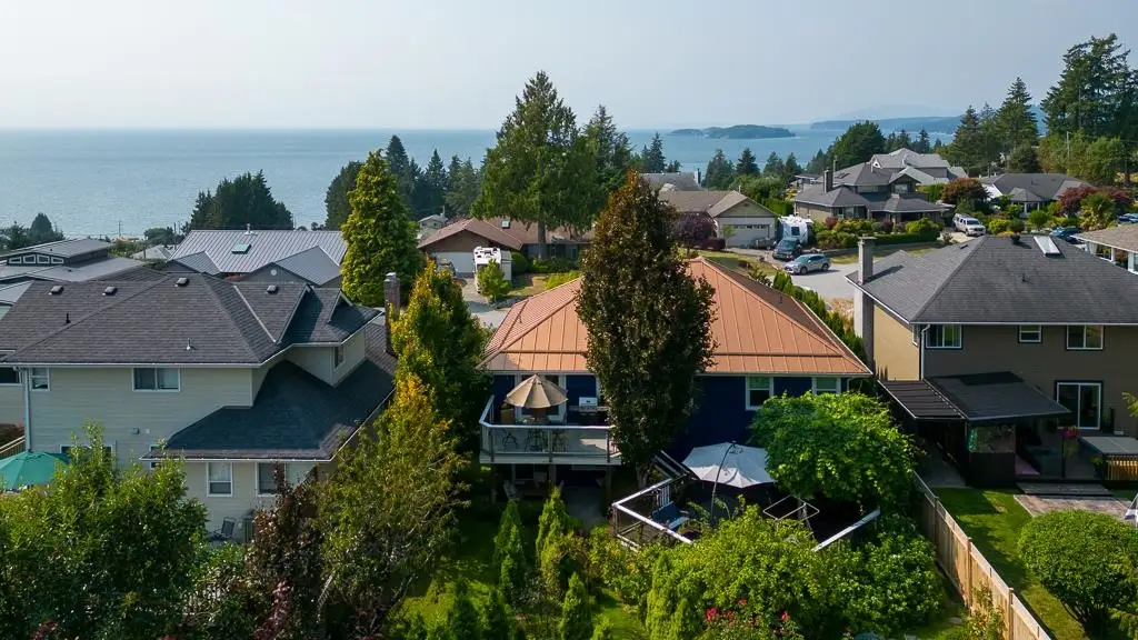 4868 BLUEGROUSE DRIVE, Sechelt BC V7Z 0G4