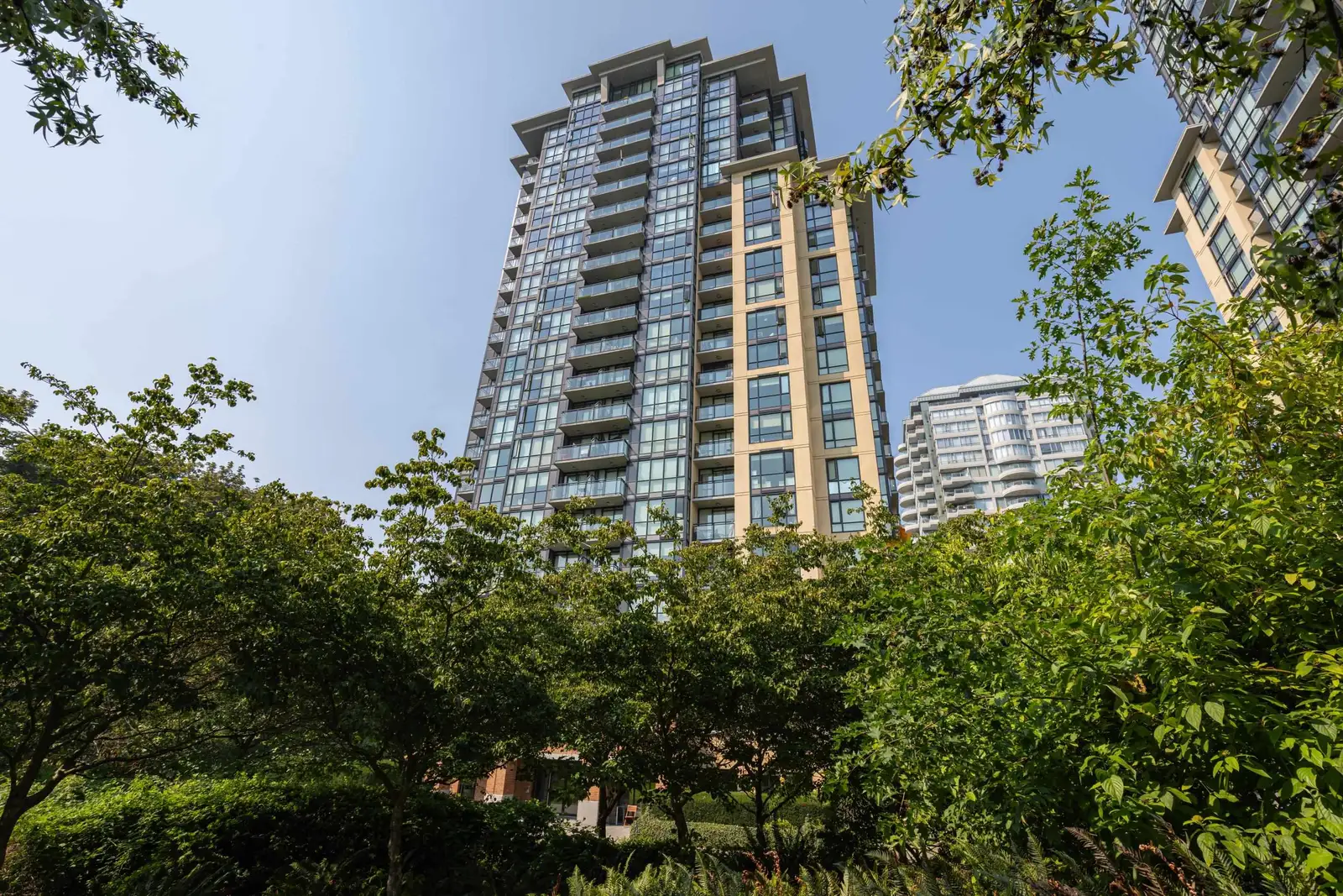 404 13380 108TH AVENUE, Surrey BC V3T 0E7