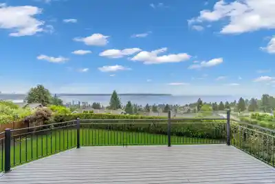 2340 ORCHARD LANE, West Vancouver BC V7V 4X6