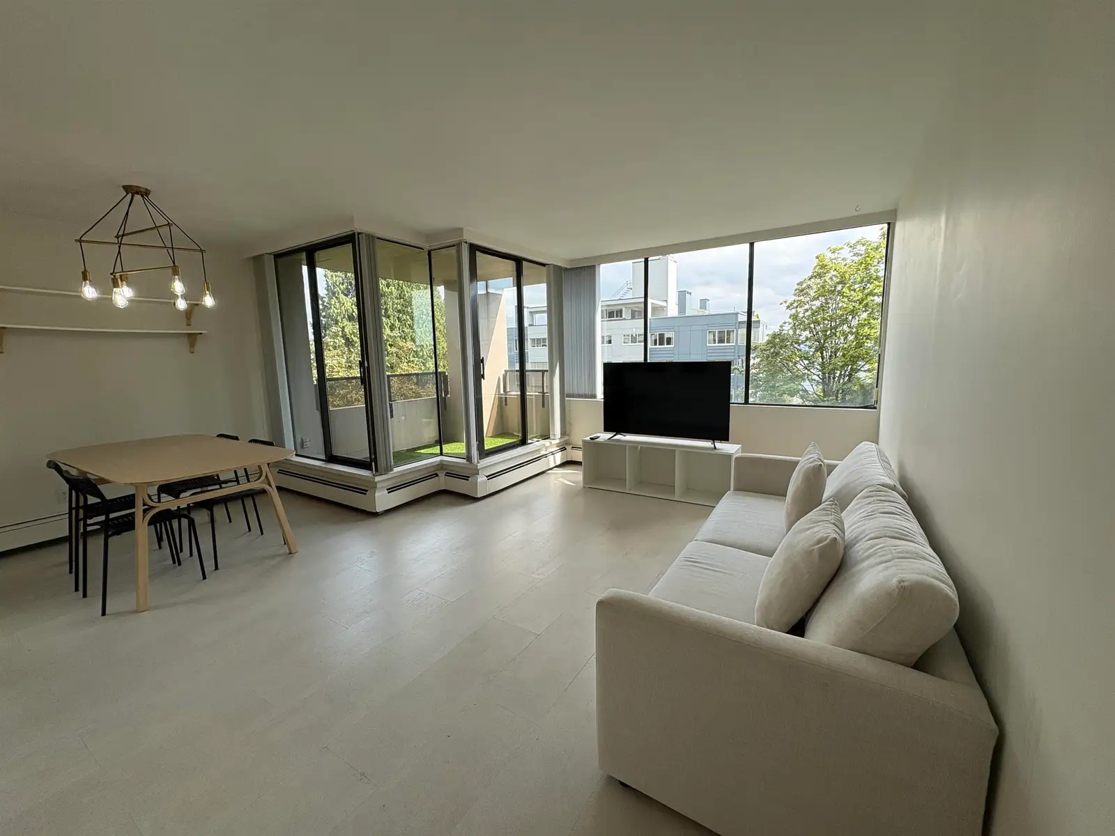 502 1737 DUCHESS AVENUE, West Vancouver BC V7V 1P8