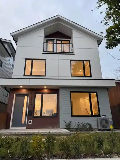 1 3547 E GEORGIA STREET, Vancouver BC V5K 2L9