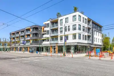 512 2471 ST. GEORGE STREET, Vancouver BC V5T 0L8