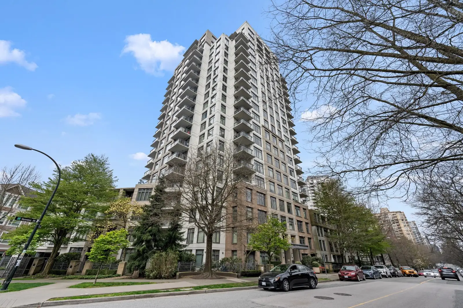 709 3660 VANNESS AVENUE, Vancouver BC V5R 6H8