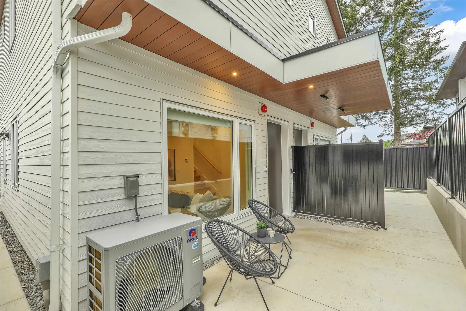 1 3183 GRAVELEY STREET, Vancouver BC V5K 3K7
