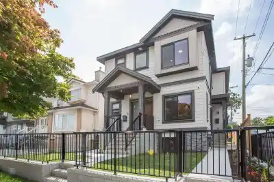 2028 E 42ND AVENUE, Vancouver BC V5P 1L8
