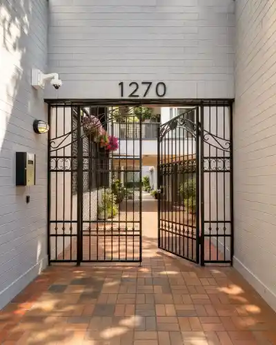 605 1270 ROBSON STREET, Vancouver BC V6E 3Z6