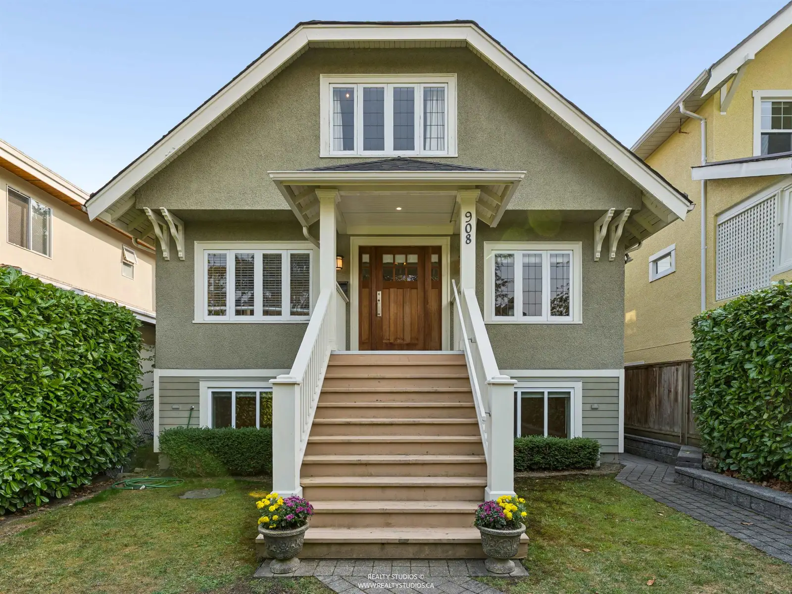 908 W 21ST AVENUE, Vancouver BC V5Z 1Z1