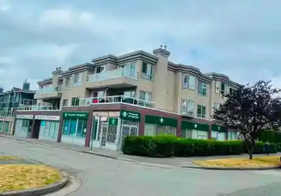 302 2288 NEWPORT AVENUE, Vancouver BC V5P 2J2