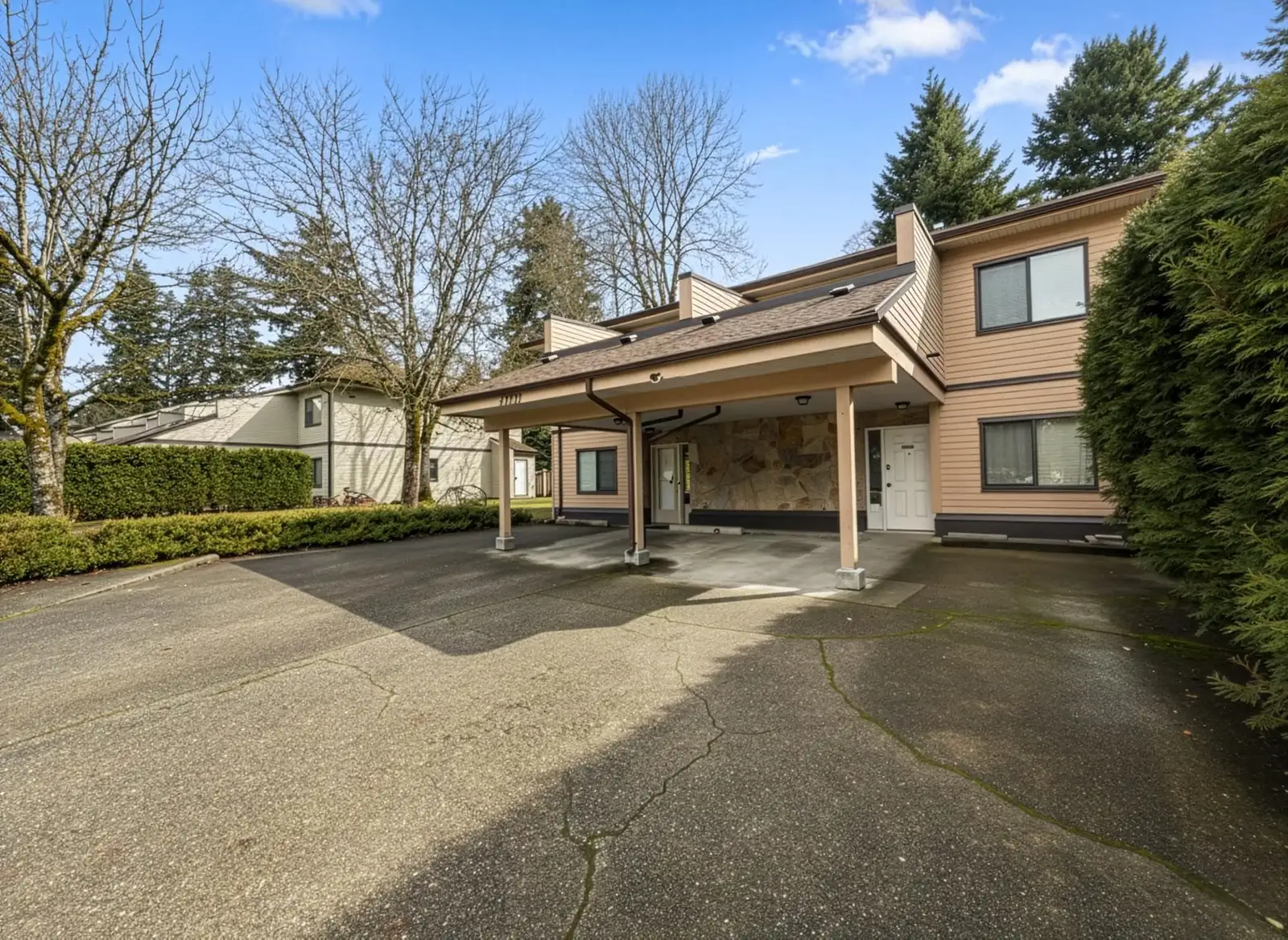 13335 70B AVENUE, Surrey BC V3W 7Z3