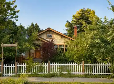 4117 W 11TH AVENUE, Vancouver BC V6R 2L5
