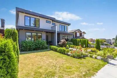 609 E 4TH STREET, North Vancouver BC V7L 1J9