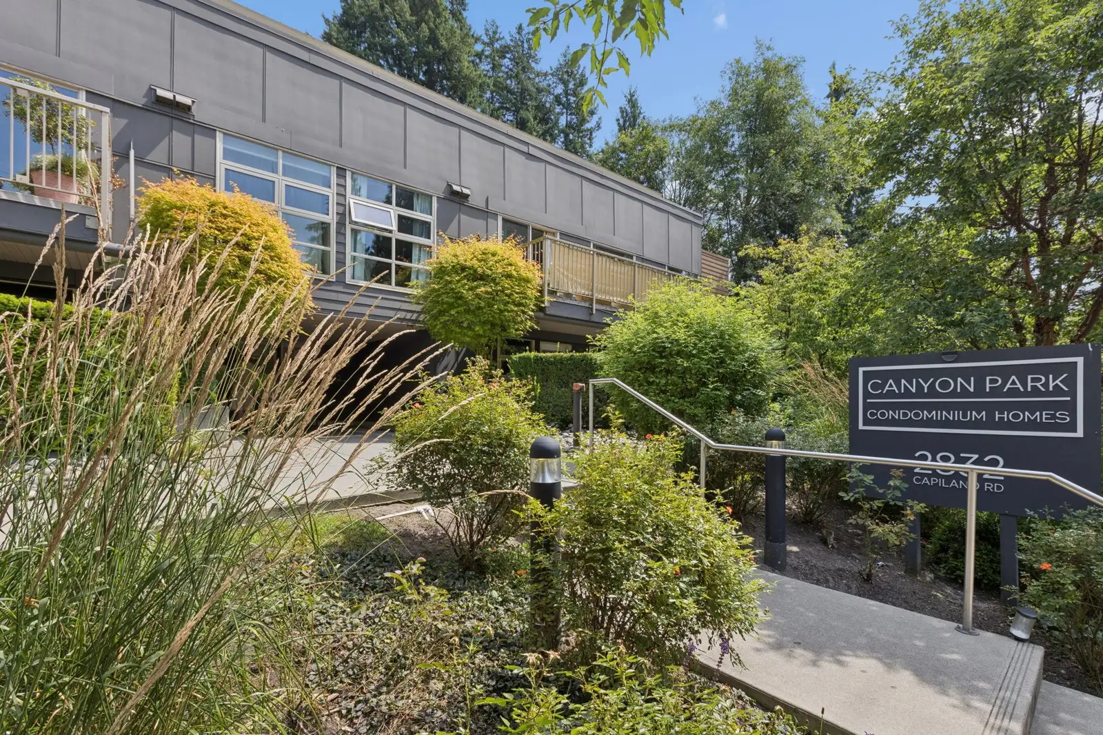 204 2832 CAPILANO ROAD, North Vancouver BC V7R 4H5