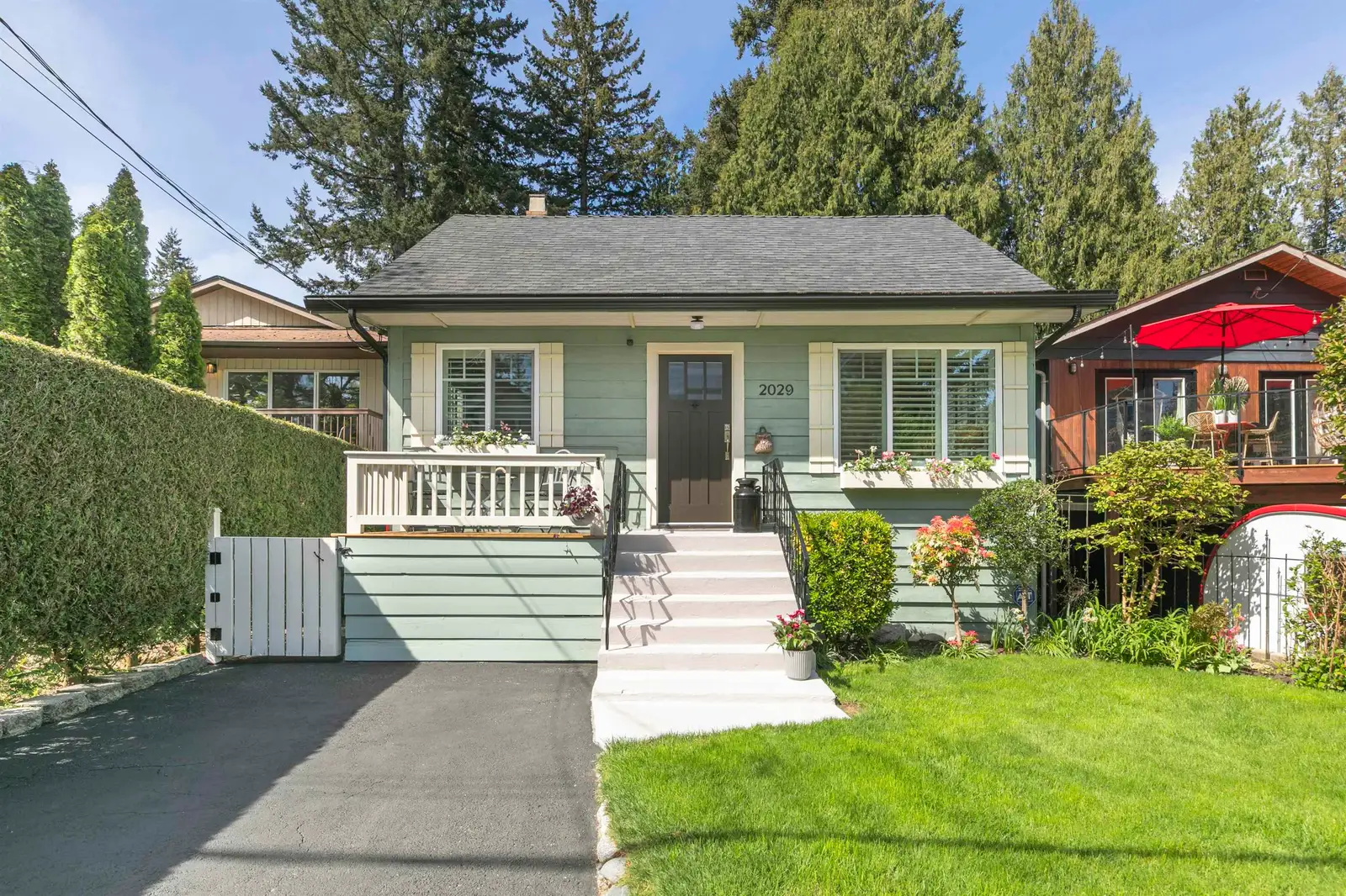 2029 PHILIP AVENUE, North Vancouver BC V7P 2W5
