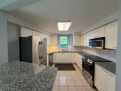 105 388 DRAKE STREET, Vancouver BC V6B 6A8