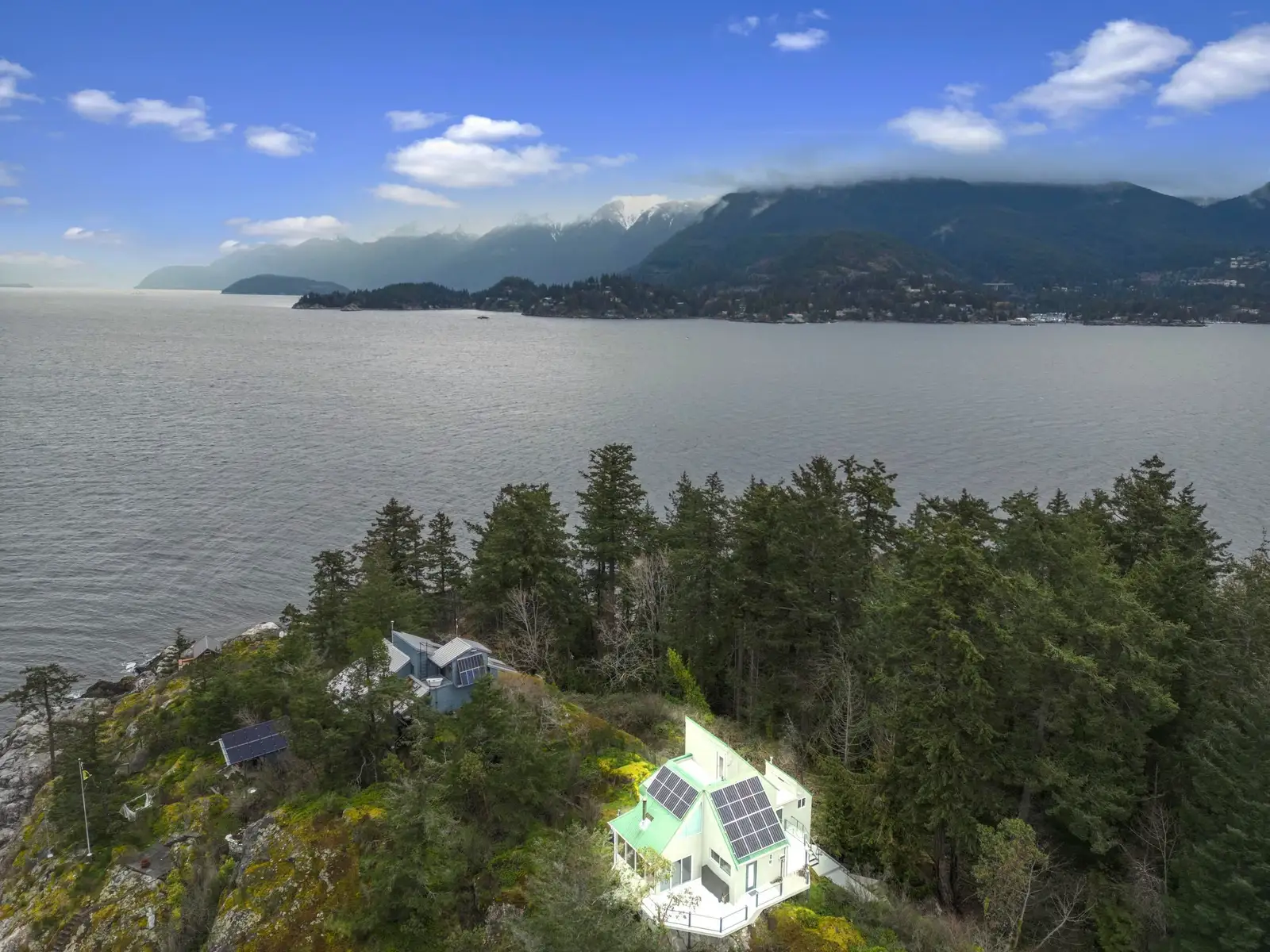 28 PASSAGE ISLAND, Vancouver BC V7W 1V7