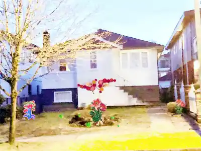 74 E 37TH AVENUE, Vancouver BC V5W 1E2