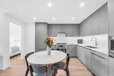 601 7977 LANSDOWNE ROAD, Richmond BC V6X 0X5