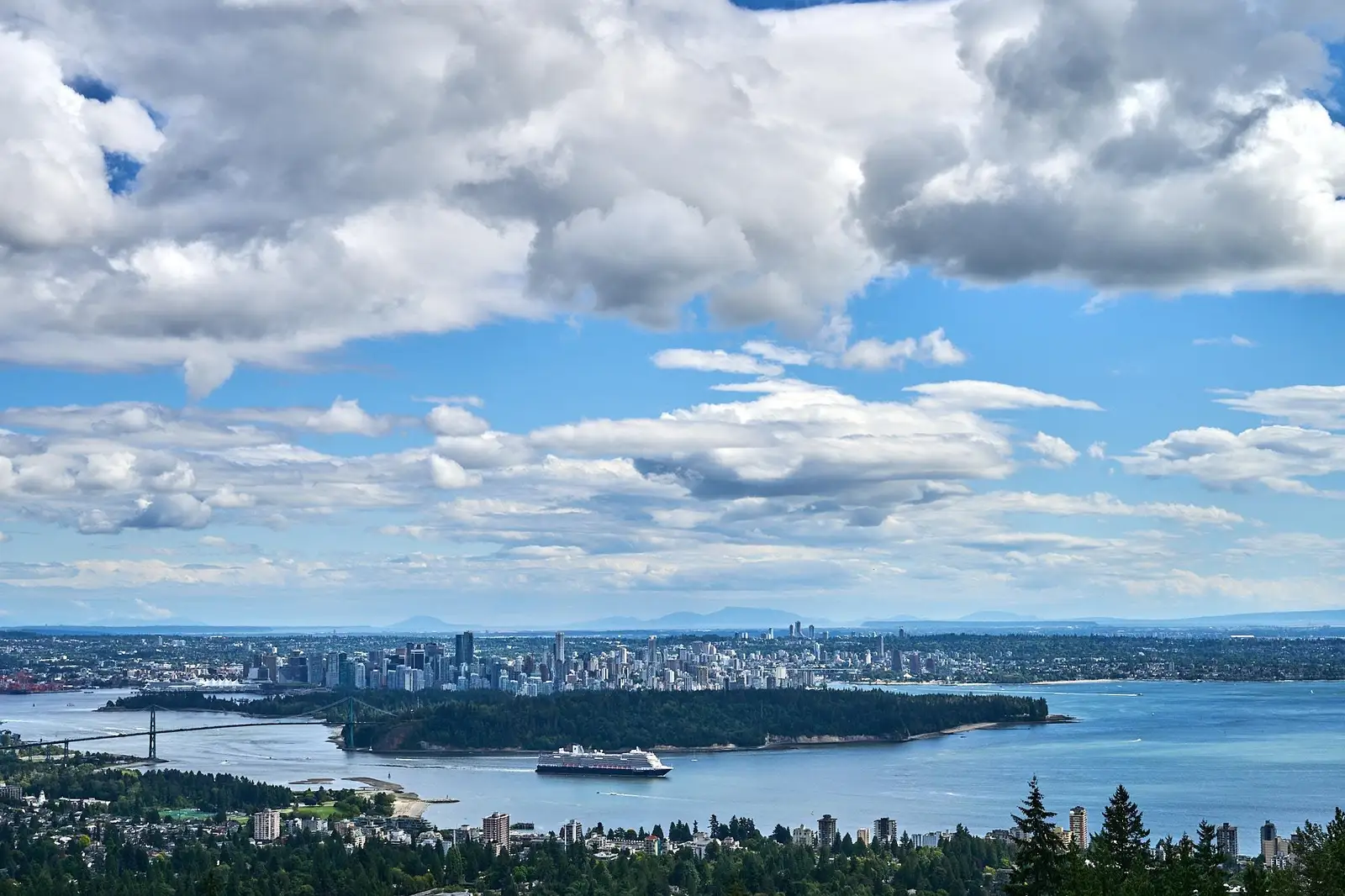 PH1 2210 CHIPPENDALE ROAD, West Vancouver BC V7S 3J4