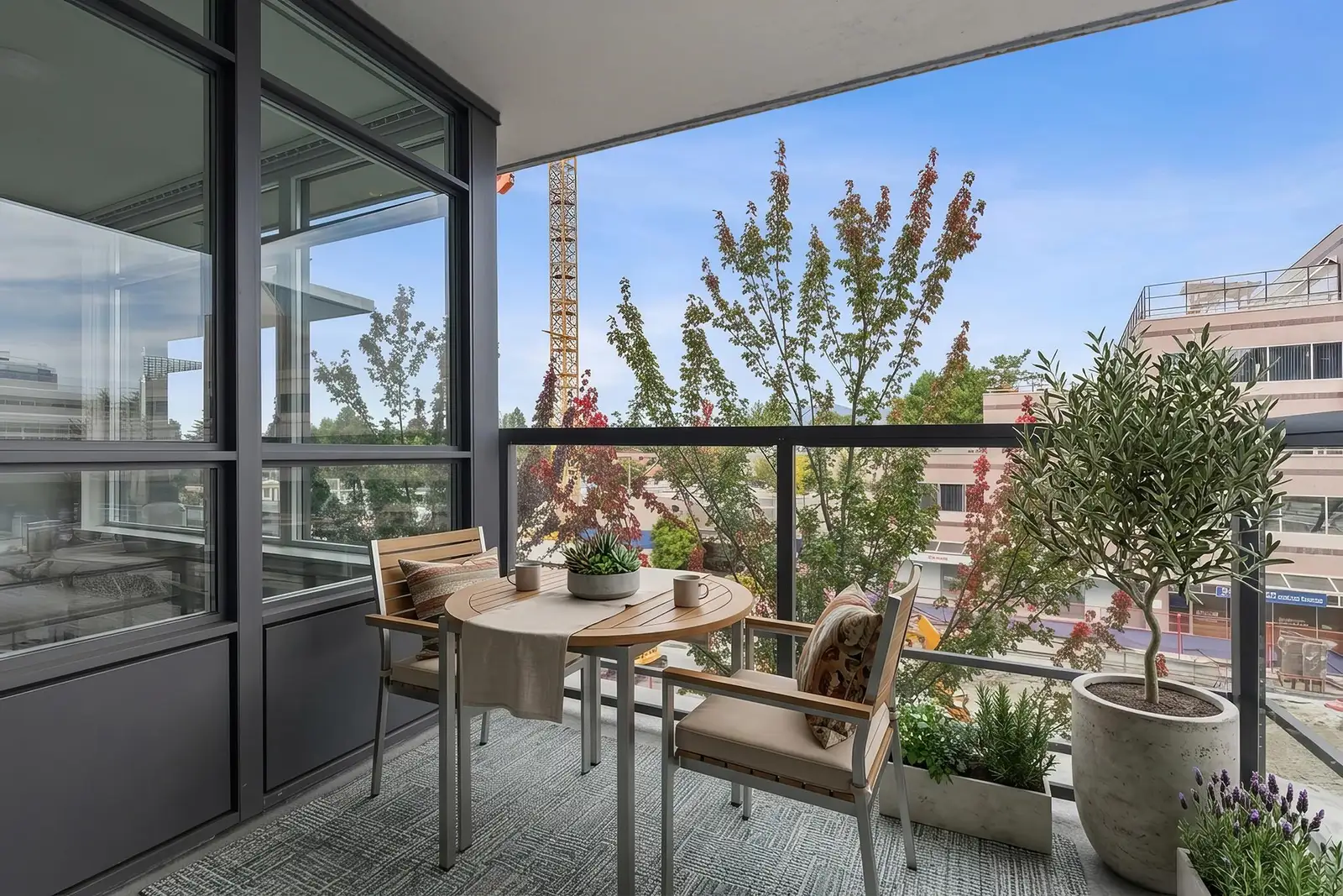569 2080 WEST BROADWAY STREET, Vancouver BC V6J 0C7