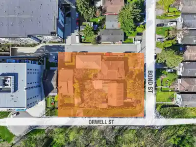 279 ORWELL STREET, North Vancouver BC V7J 2G2