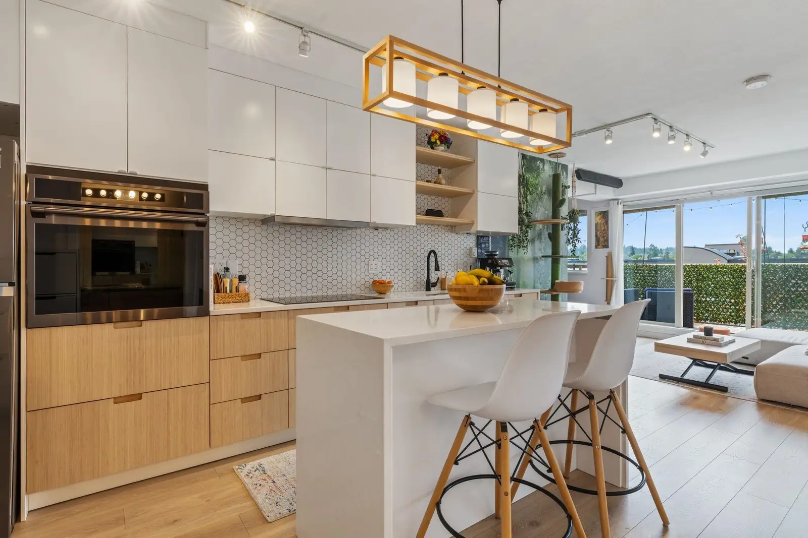 PH10 702 E KING EDWARD AVENUE, Vancouver BC V5V 0A9